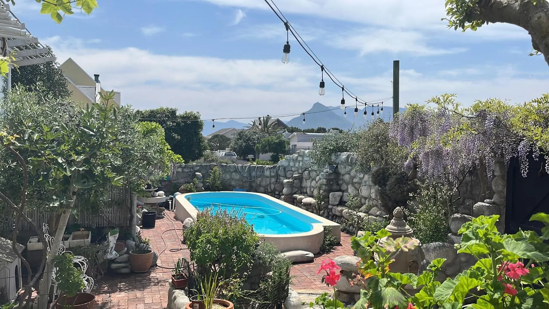 Storyhouse In Kommetjie Apartment