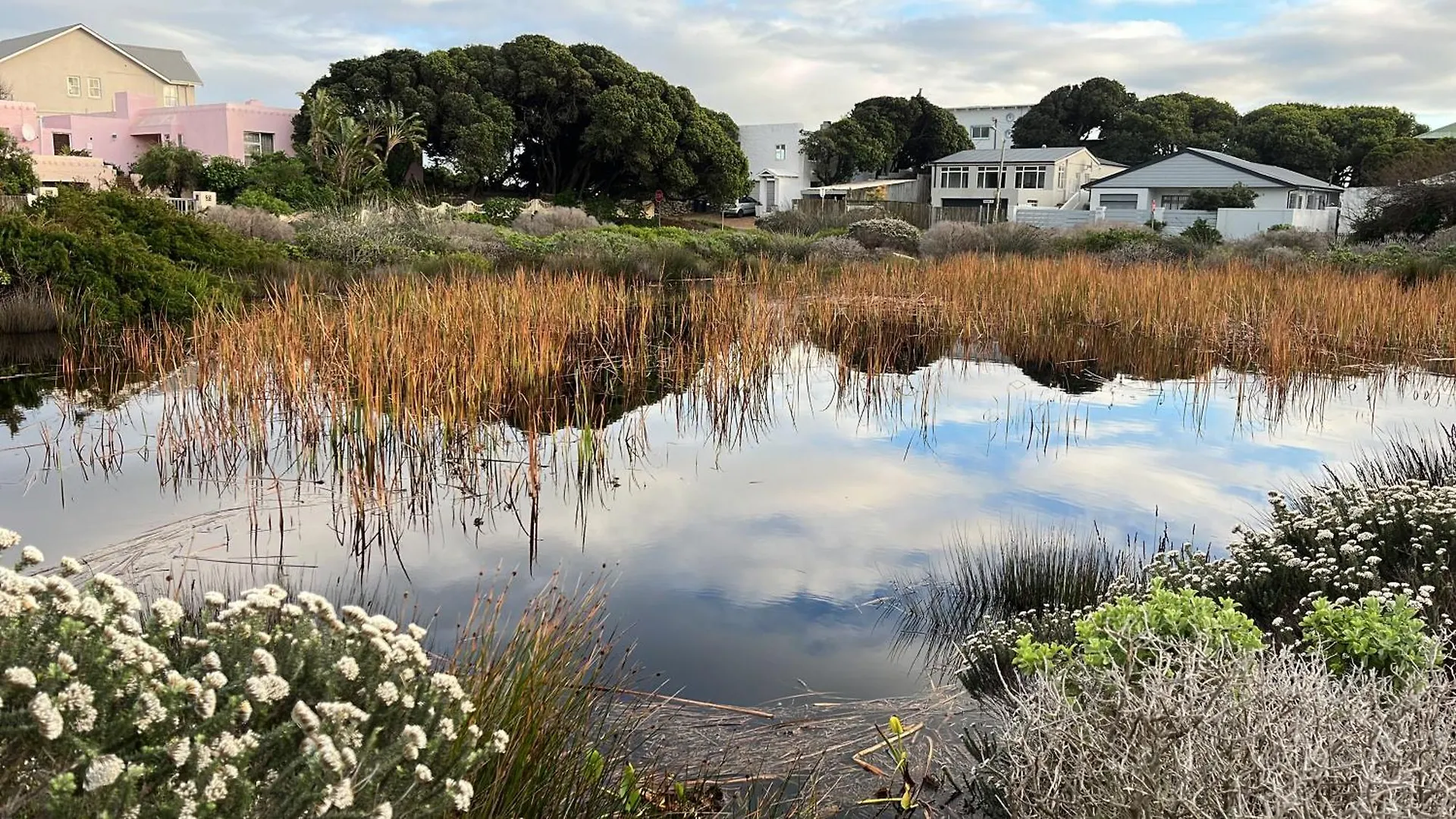 Storyhouse In Kommetjie 0*,
