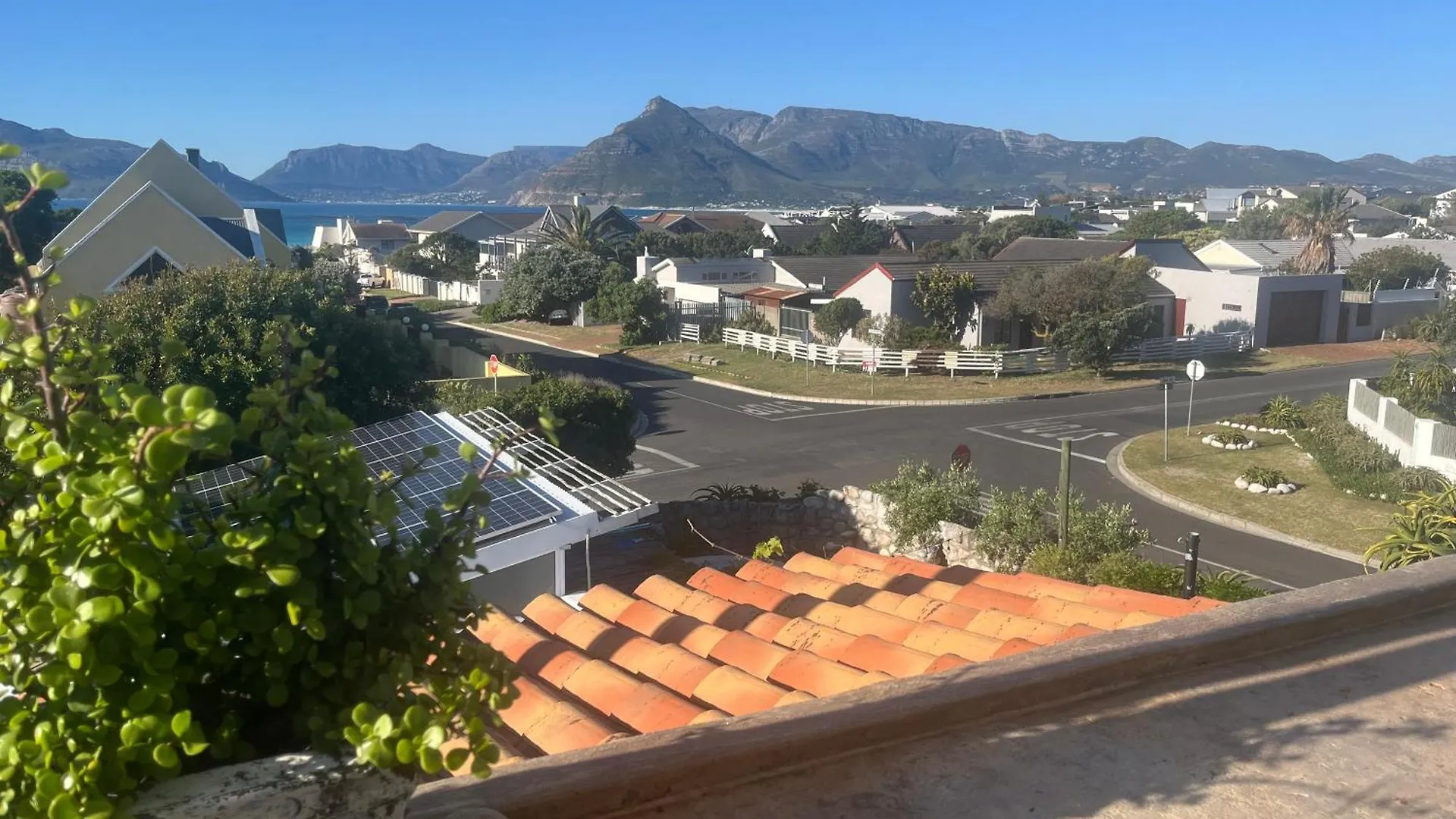 Storyhouse In Kommetjie 0*,