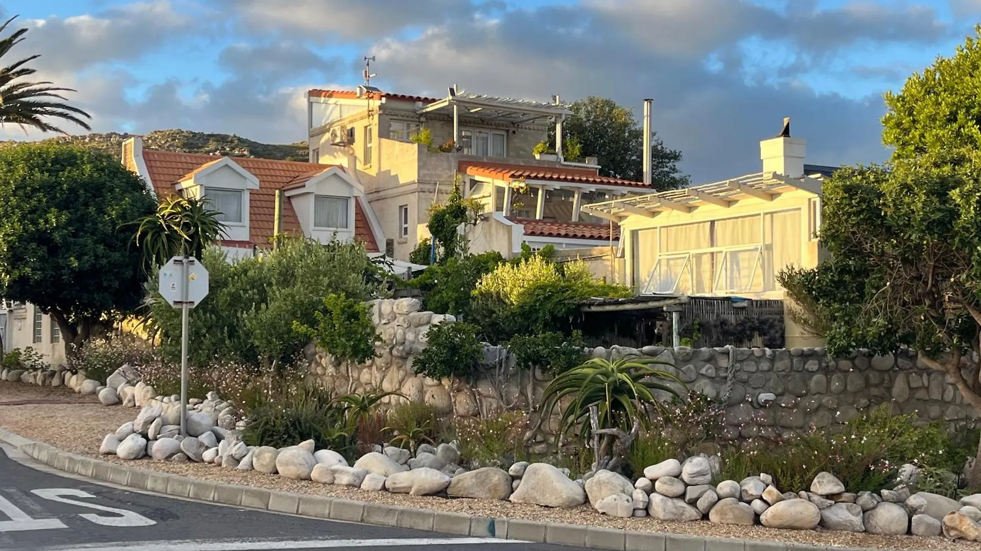 Storyhouse In Kommetjie Apartment